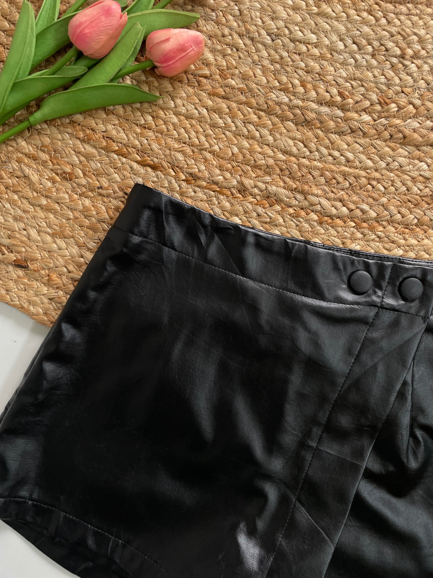 LEATHER SHORT WAIST-24