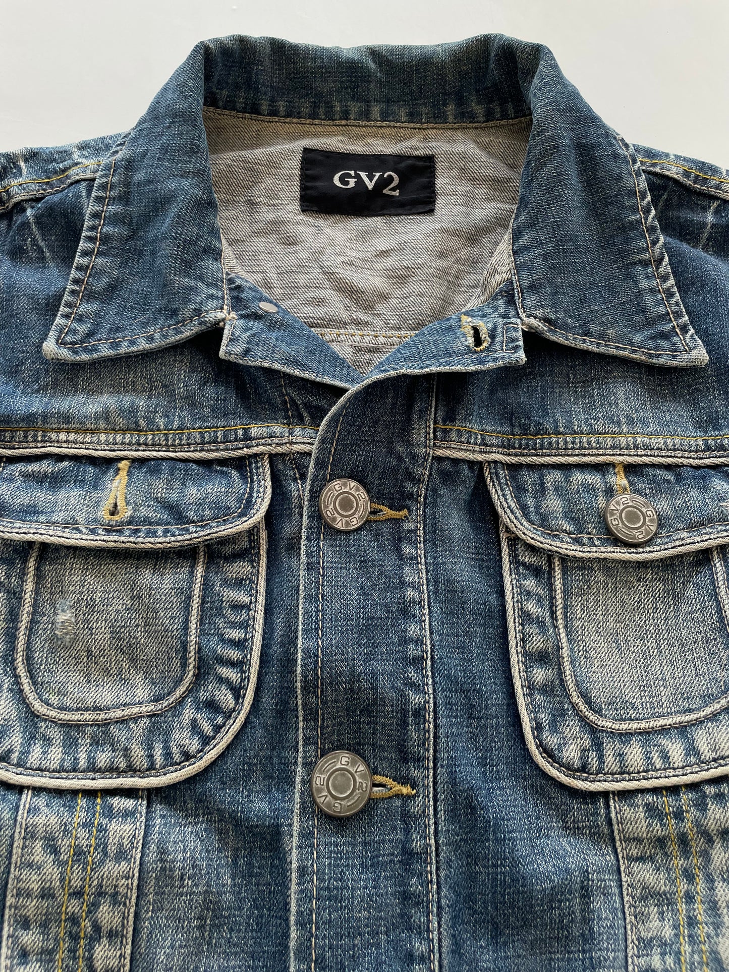 GV2 Denim Top-Bust 42