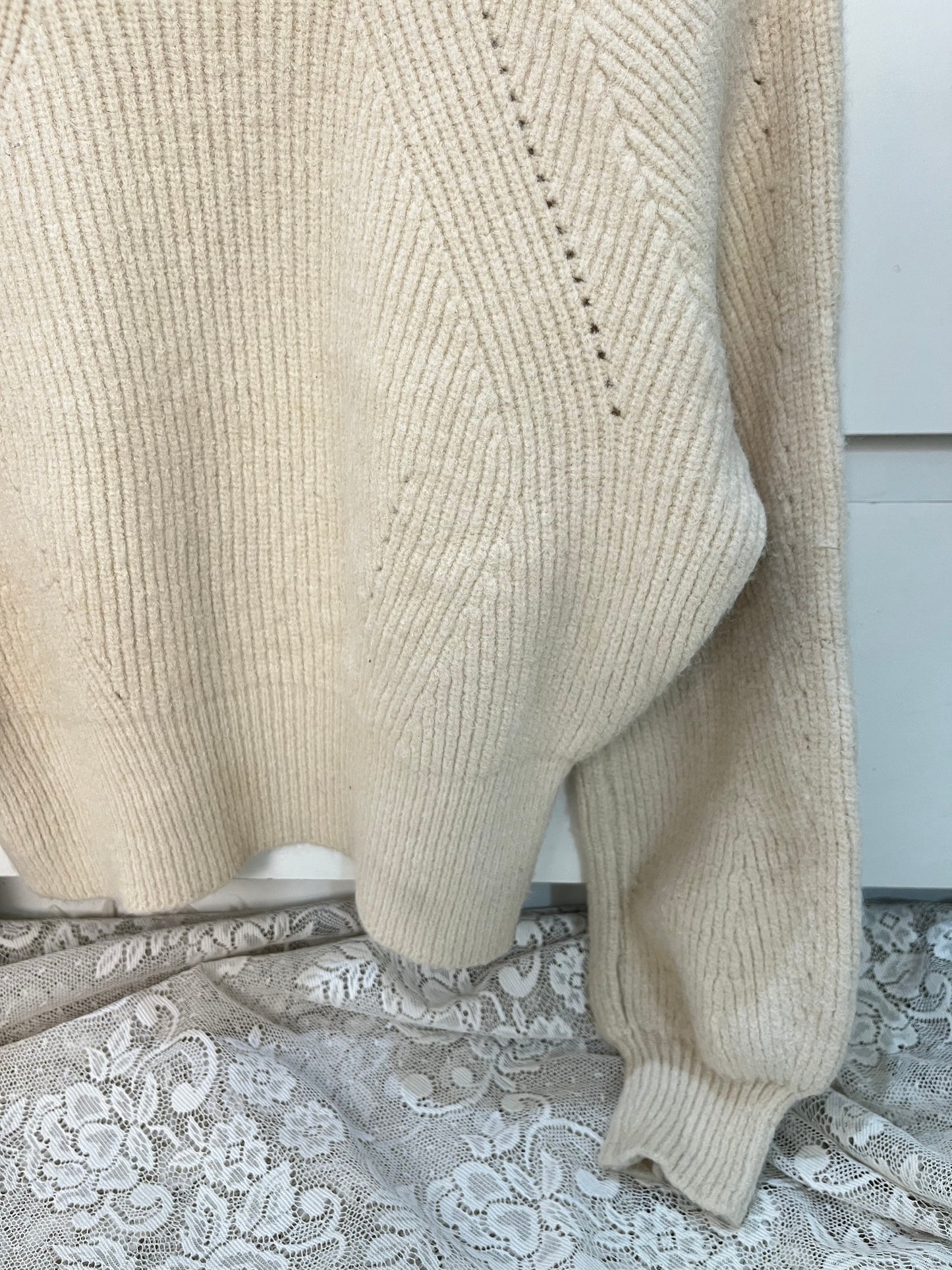Chunky Soft Sweater-Bust 36
