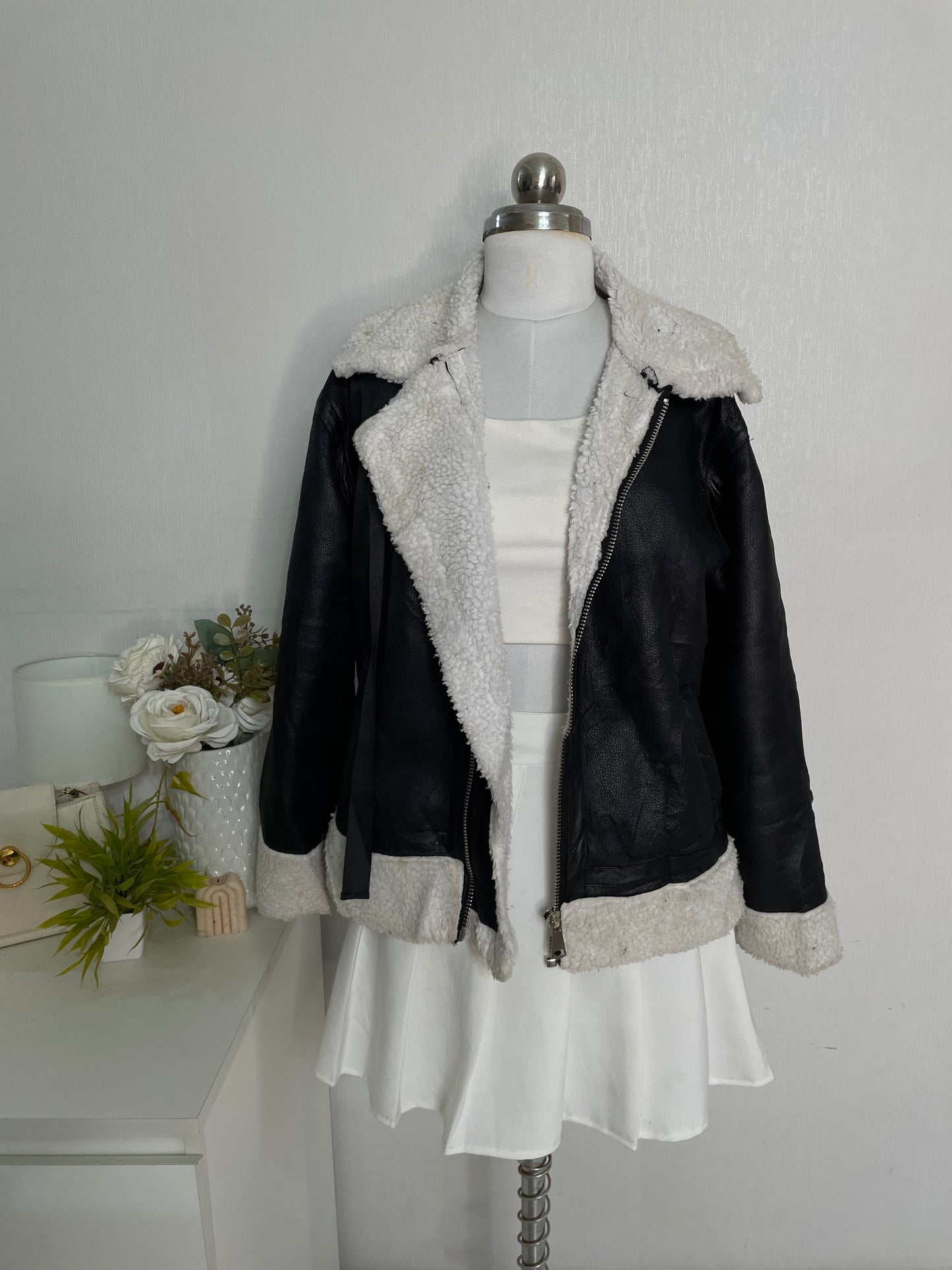 BLACK SUEDE JACKET - BUST 36