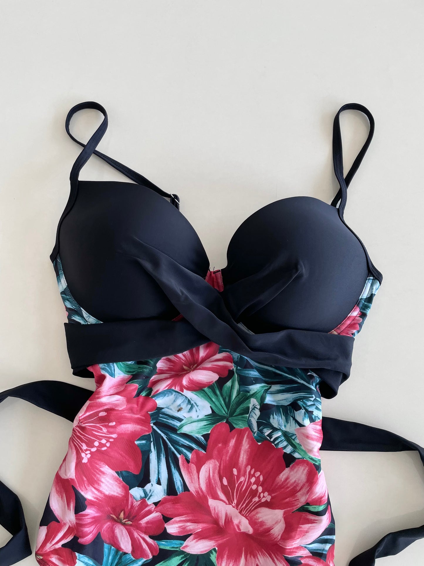 Monokini-Bust 38 to 40