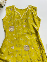 Load image into Gallery viewer, Sequin Kurti-Bust 38
