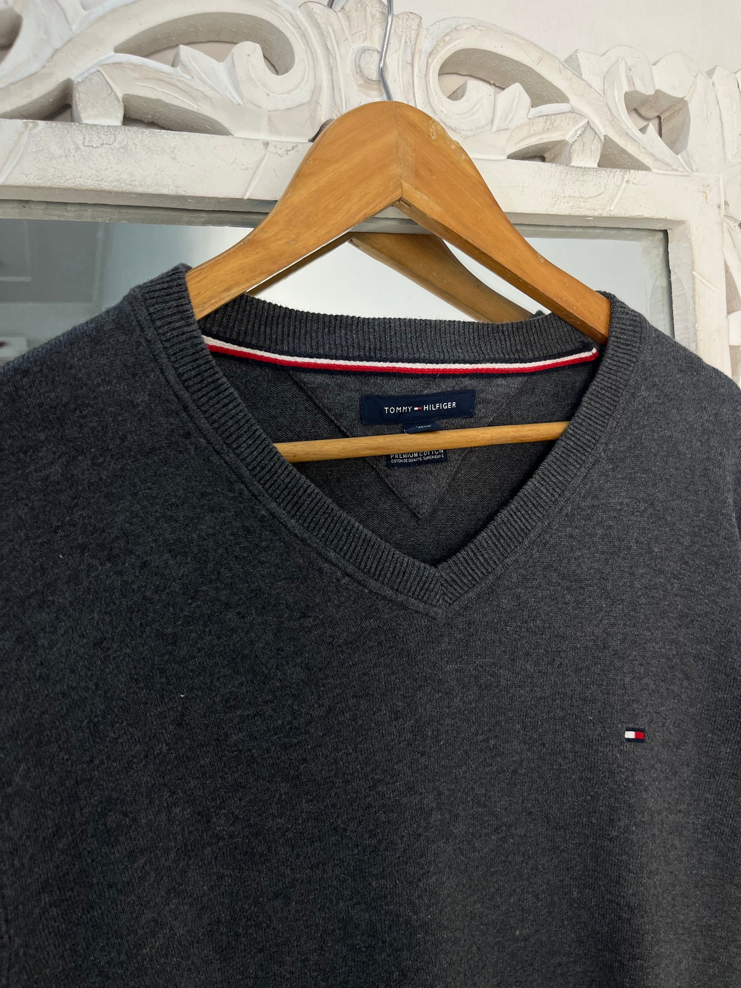 Vintage Tommy Hilfiger Sweater-Chest