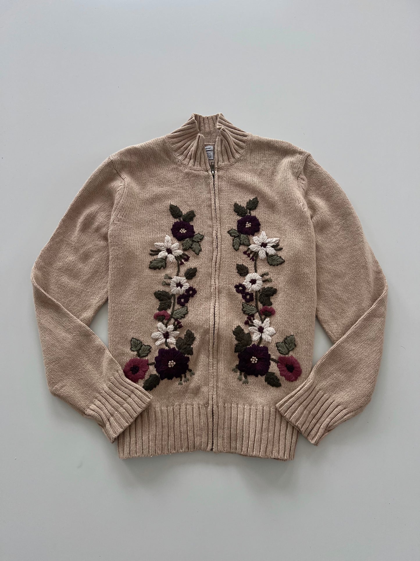 Northern Reflections Embroidered Zipper-Bust 42