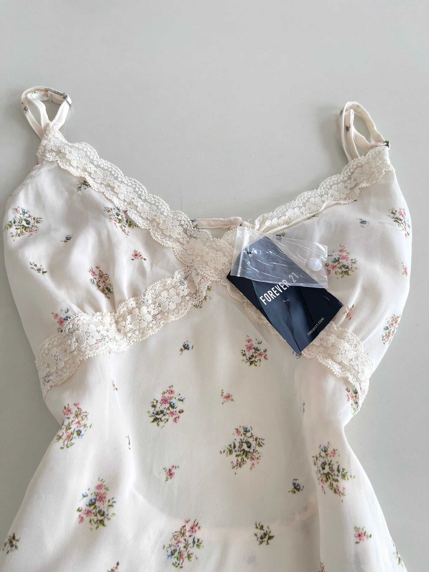 Forever 21 Top-Bust 34