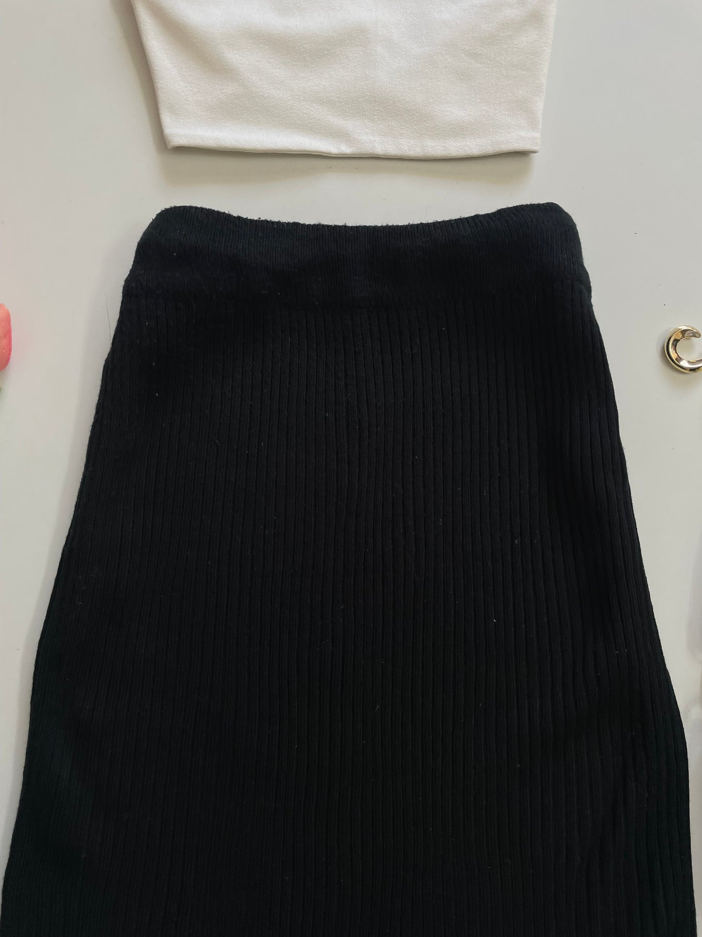 BLACK RIBBED SKIRT - WAIST 28 to 30