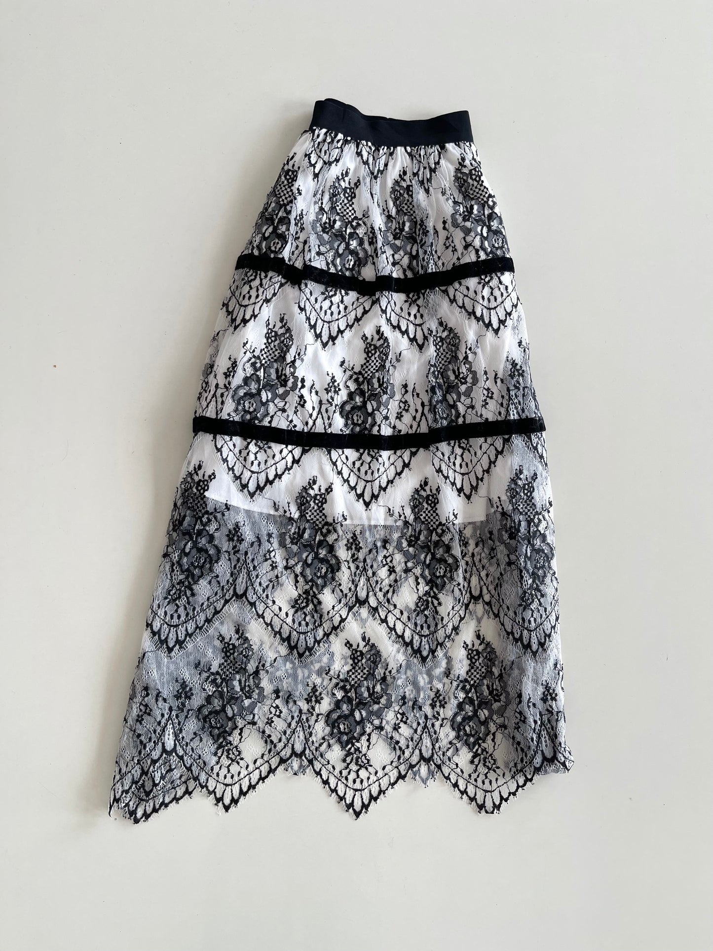 Vintage Lace Skirt-Waist 26 to 32