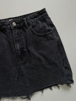 Load image into Gallery viewer, TOPSHOP DENIM SKIRT - WAIST 28
