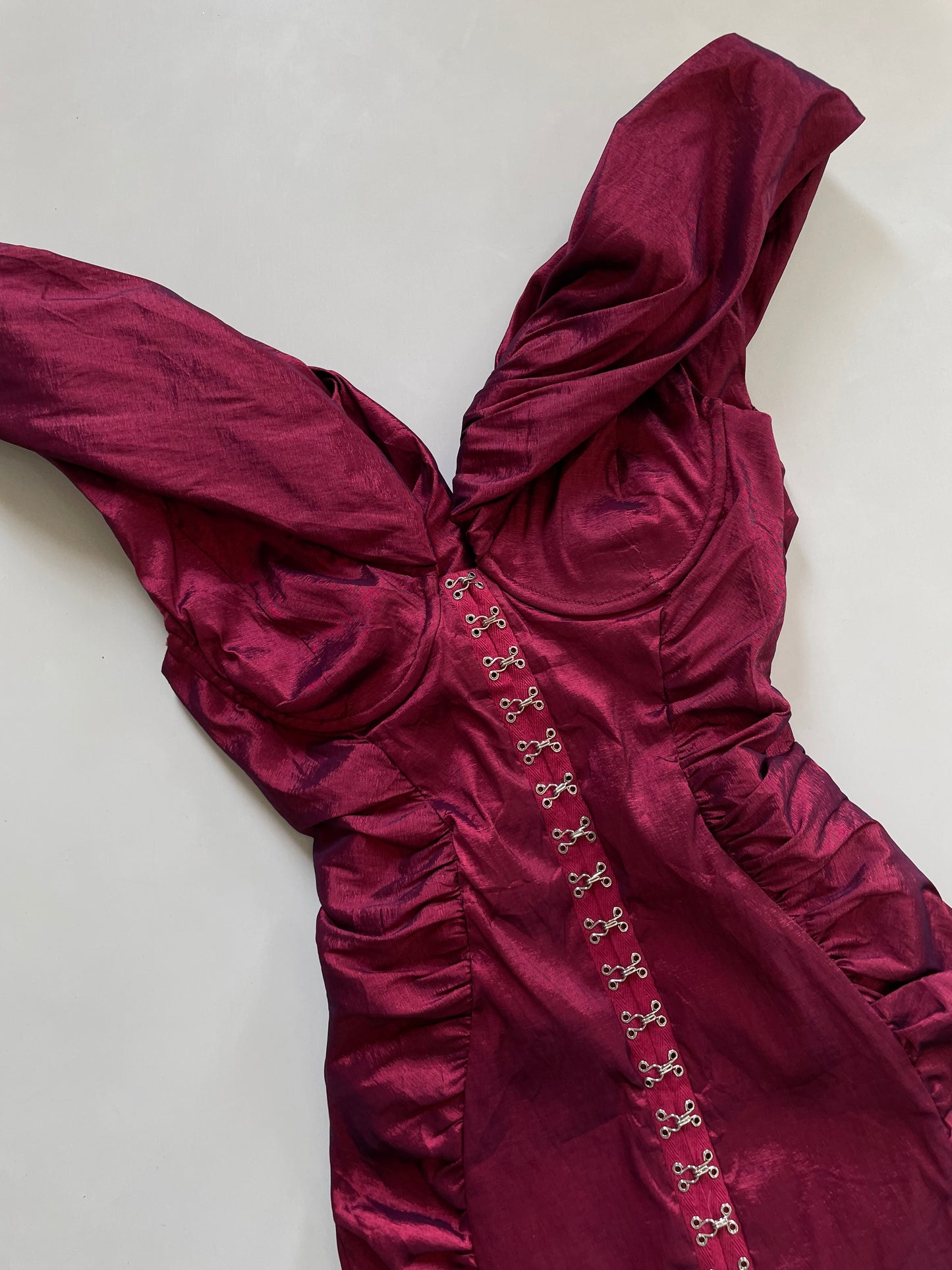 Dress-Bust 32