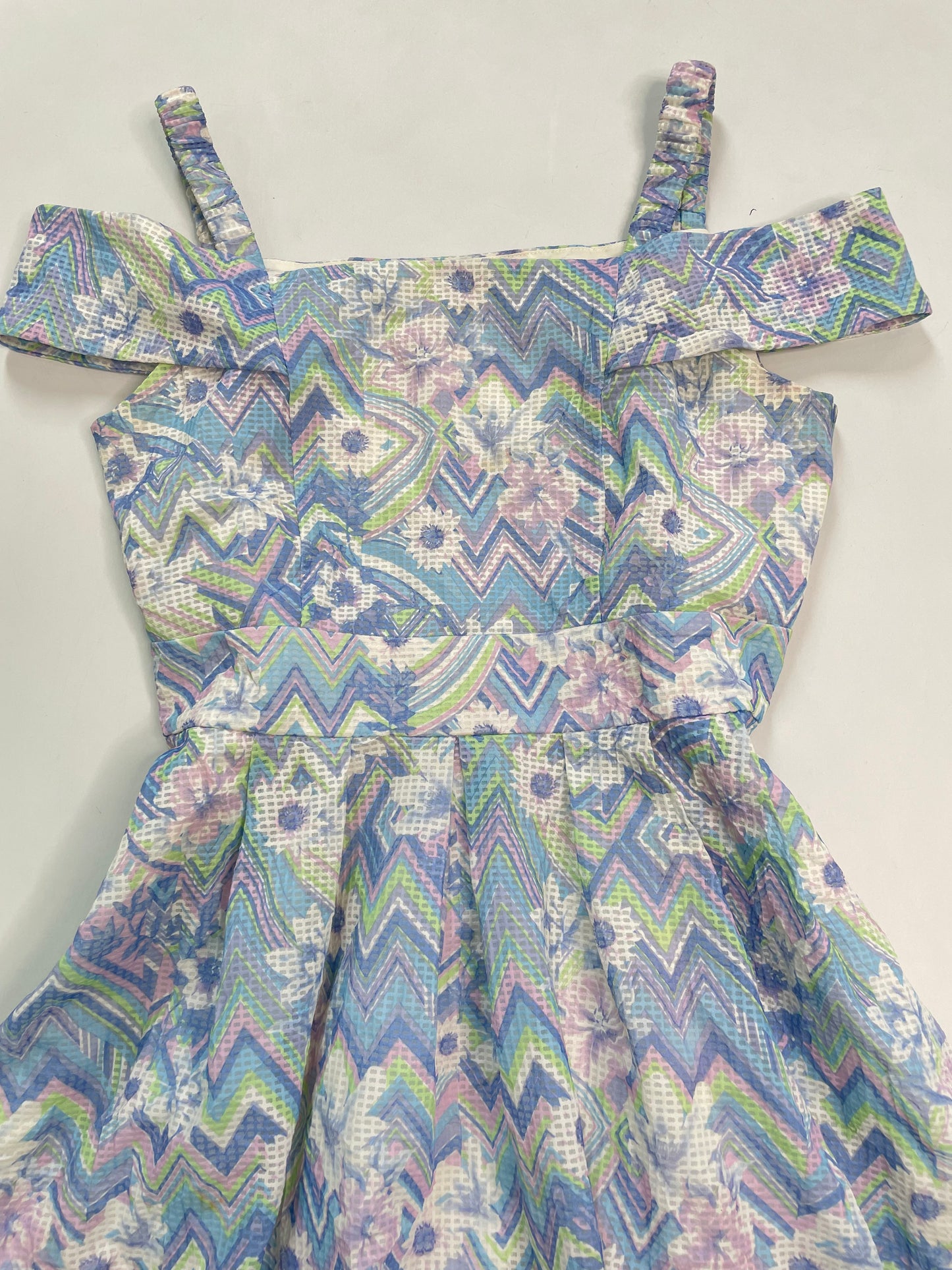 Dress-Bust 32
