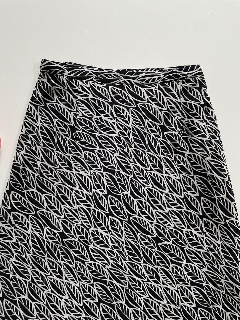 H&M LEAVES PRINTED SKIRT - WAIST 30