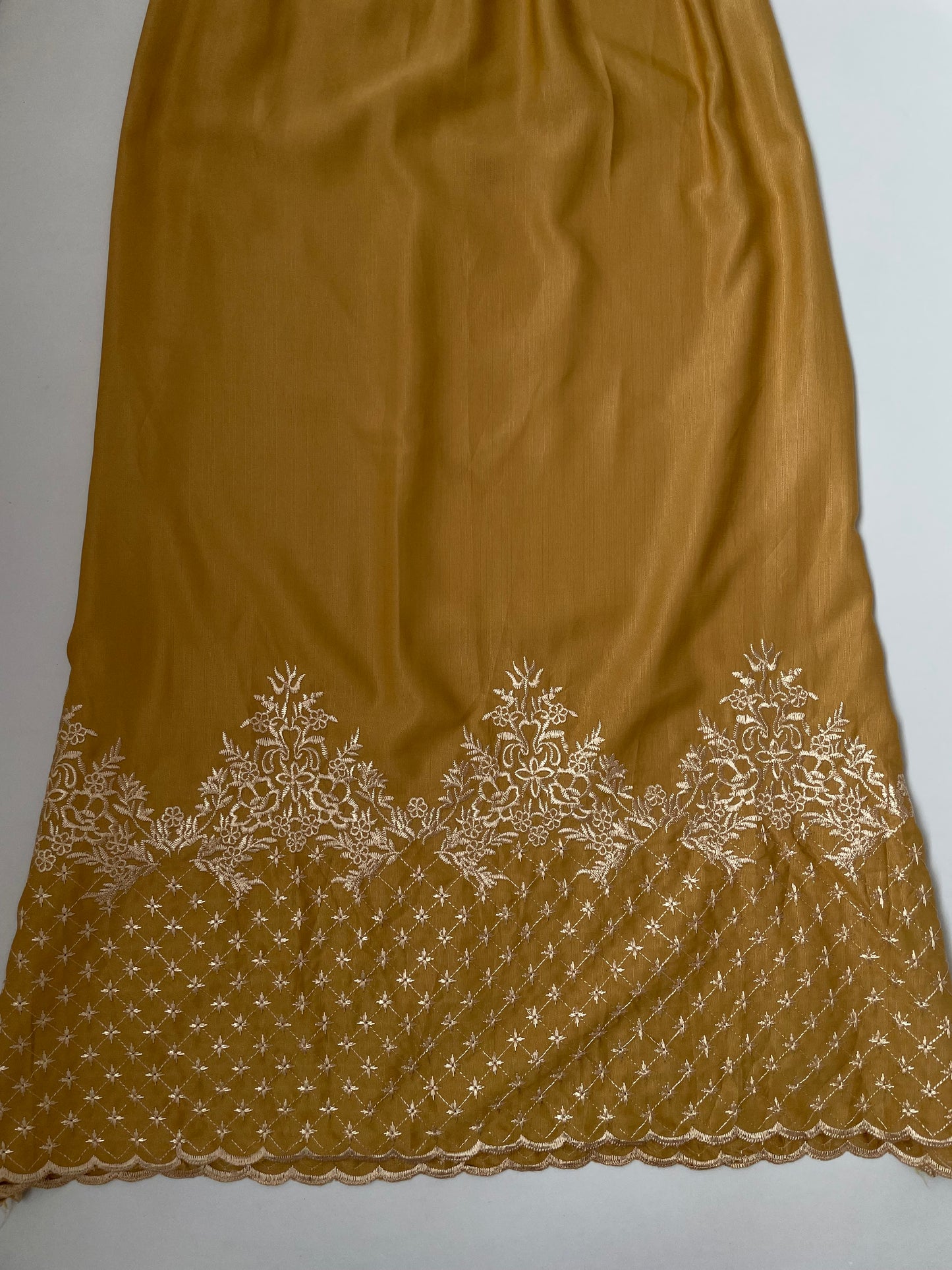 Vintage Long Skirt-Waist 26 to 32