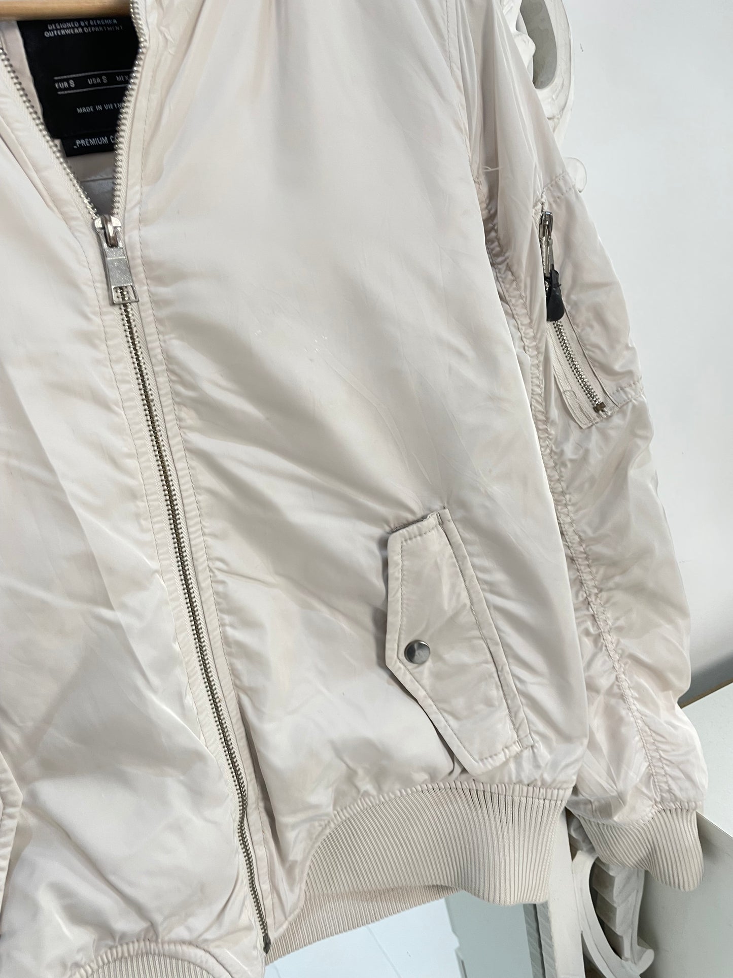 Bershka Puffer Jacket-Chest 40