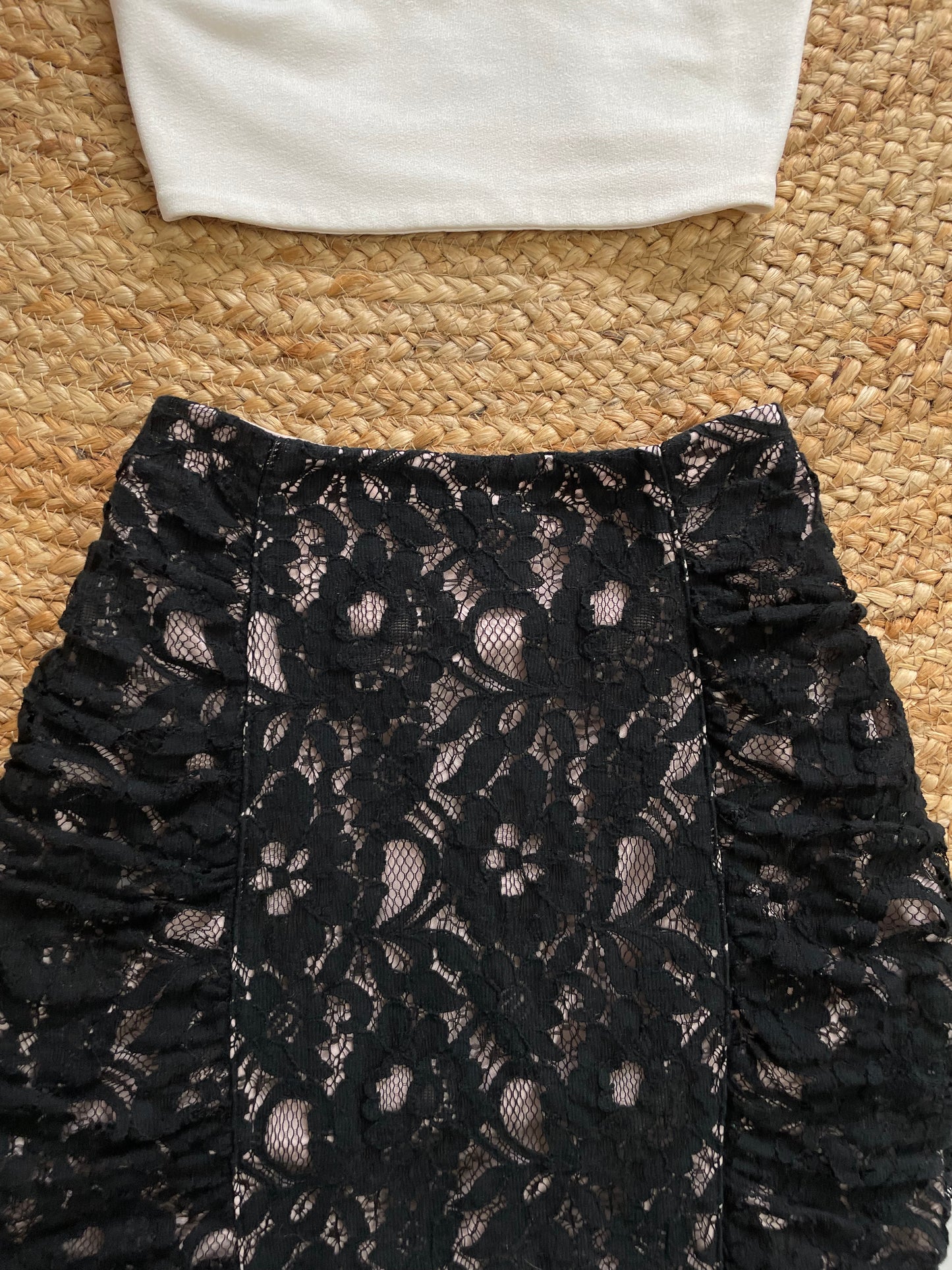 TWENTY ONE LACE SKIRT - WAIST 24