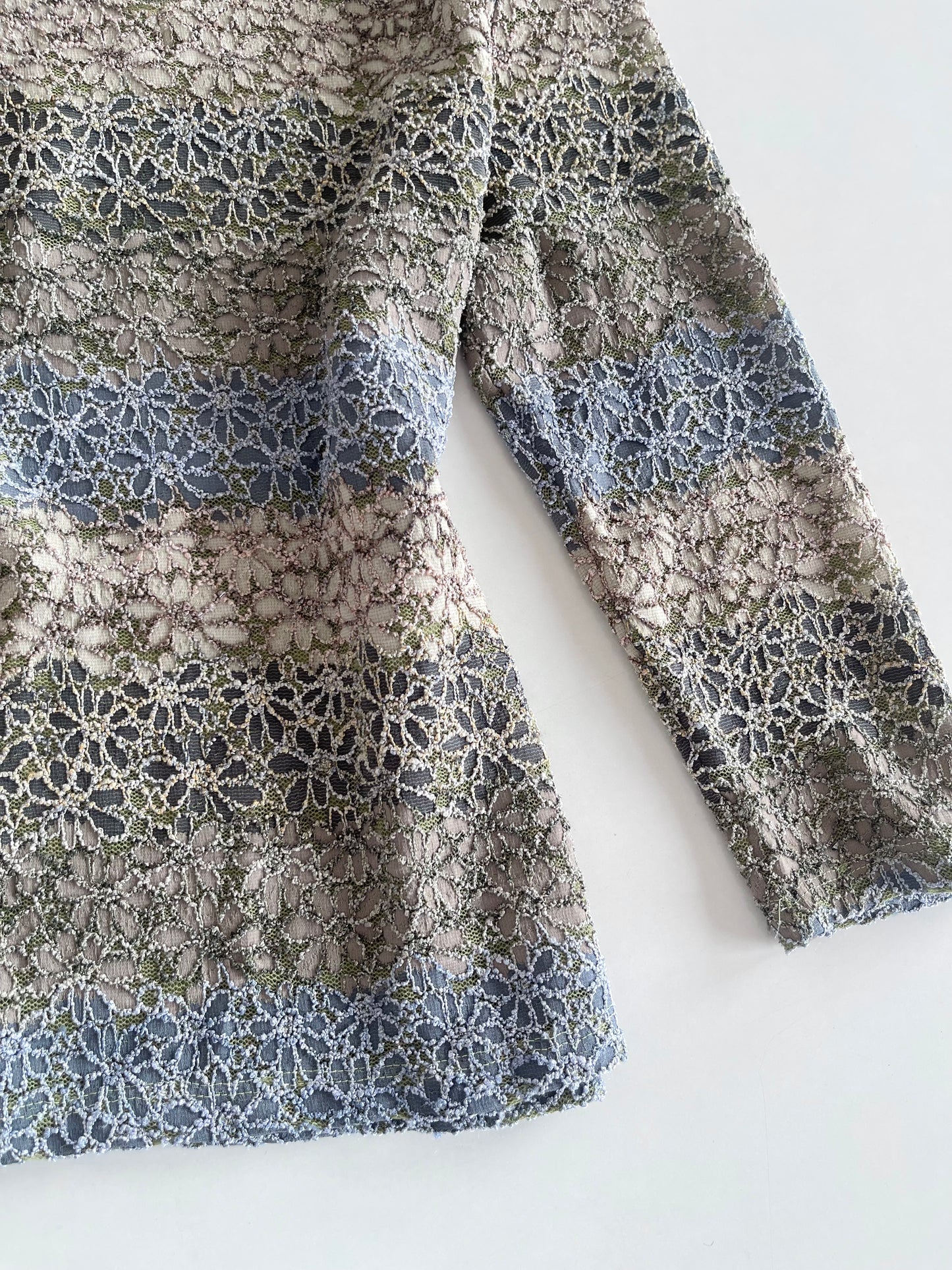 Ninety Lace Vintage Top-Bust 40 to 42