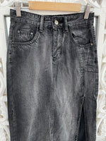 Load image into Gallery viewer, Denim Skirt-Waist 24
