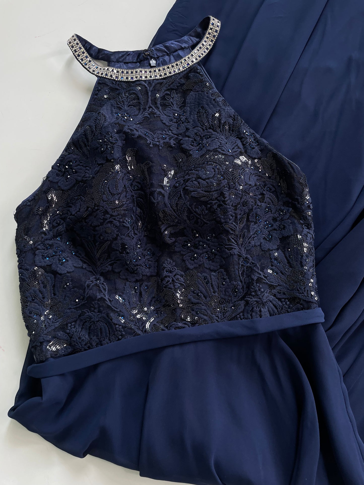 Dress-Bust 32