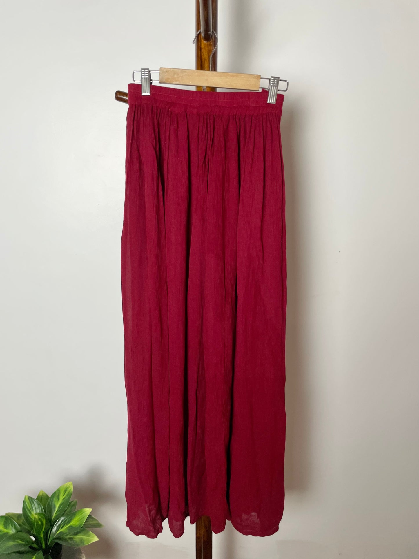 White Stag Vintage Sheer Skirt-Waist 34 to 40