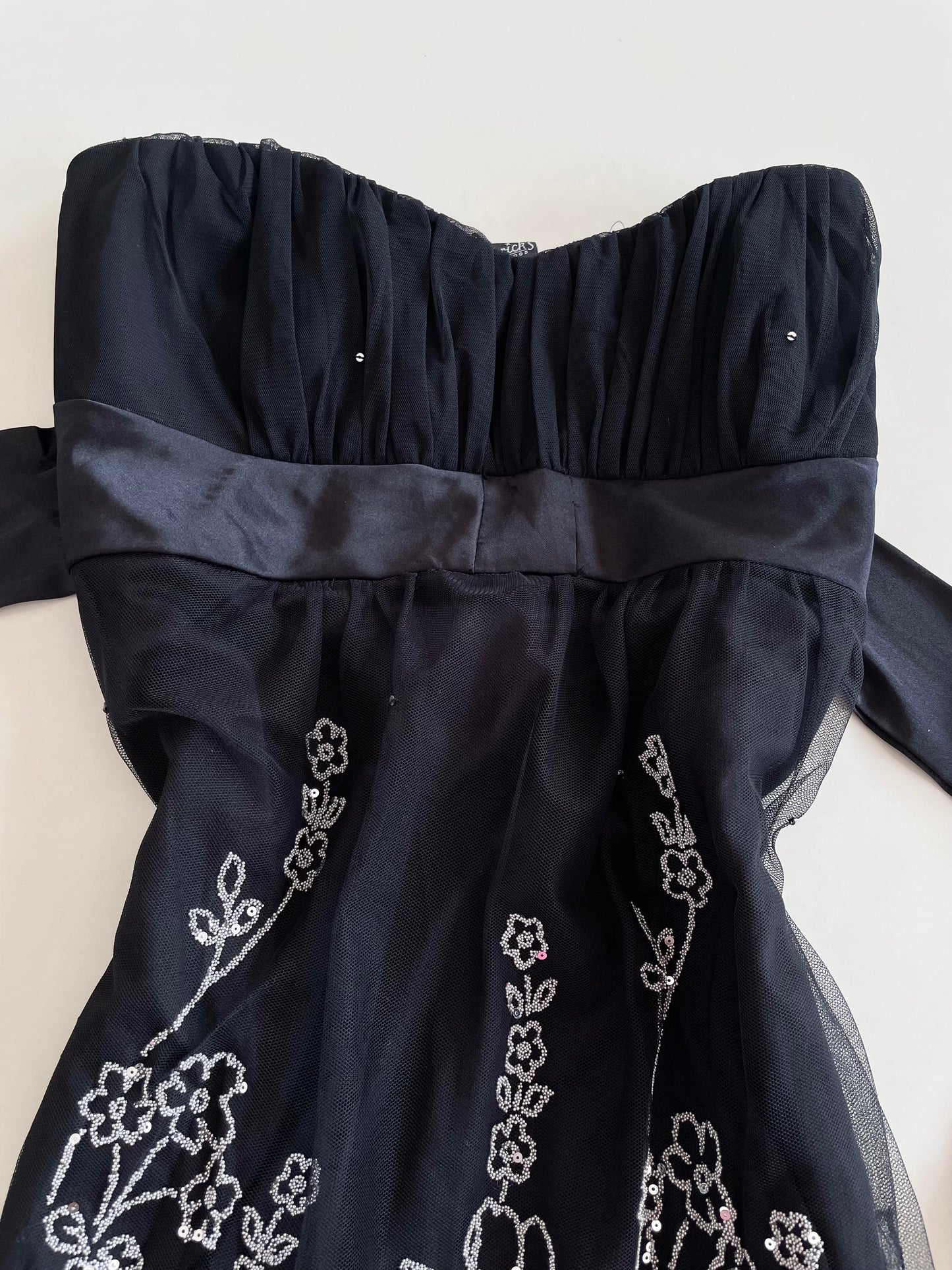 Frederick’s Embroidered Tube Vintage Dress-Bust 40 to 42