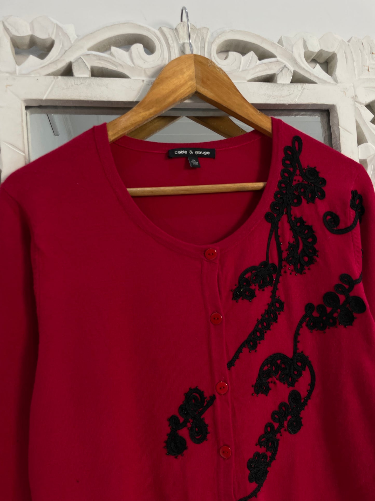 Cable & Gauge Embroidered Vintage Sweater-Bust 40