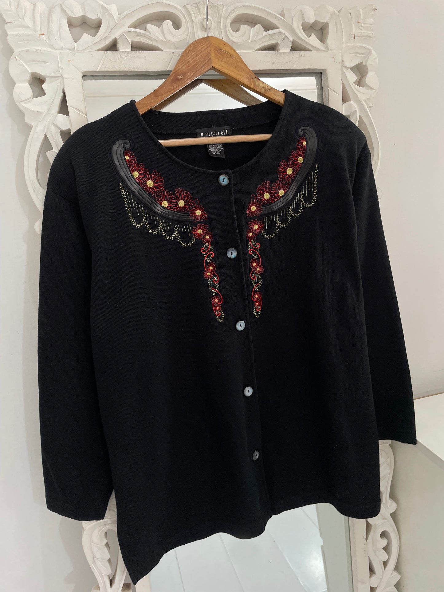 Embroidered Sweater-Bust 46