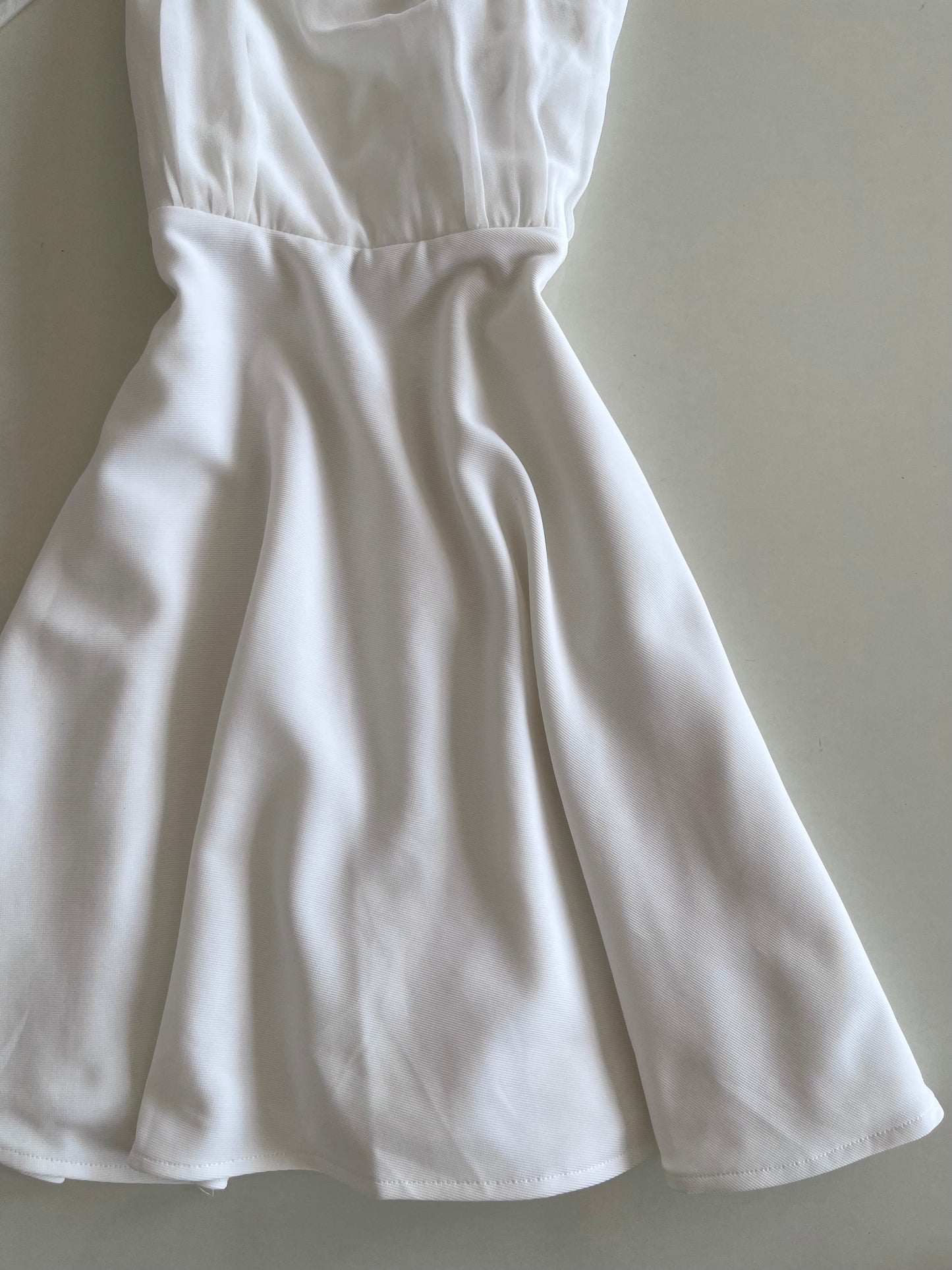 White Vintage Dress-Bust 30 to 32
