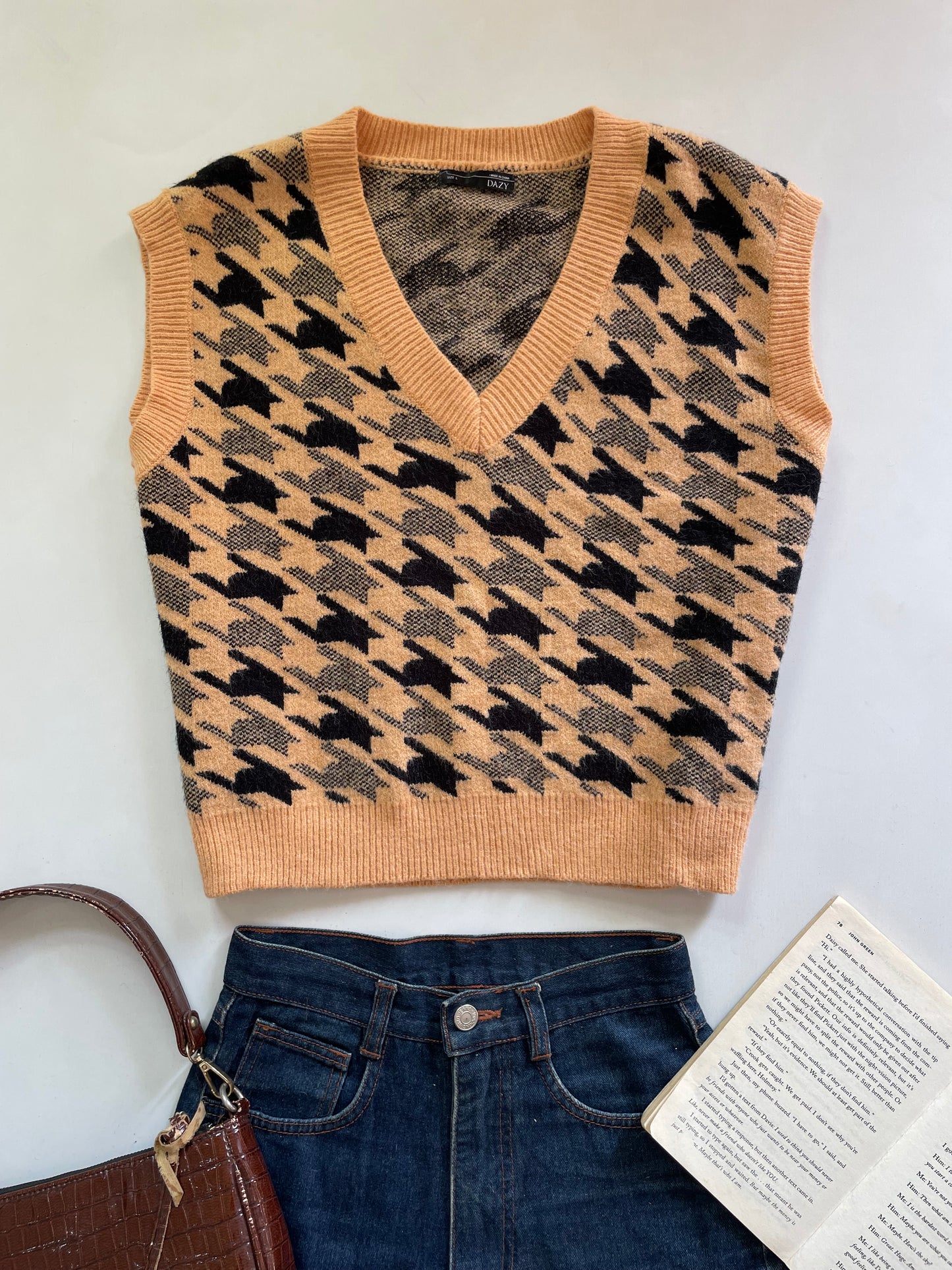 Dazy Chunky Sweater Vest-Bust 44
