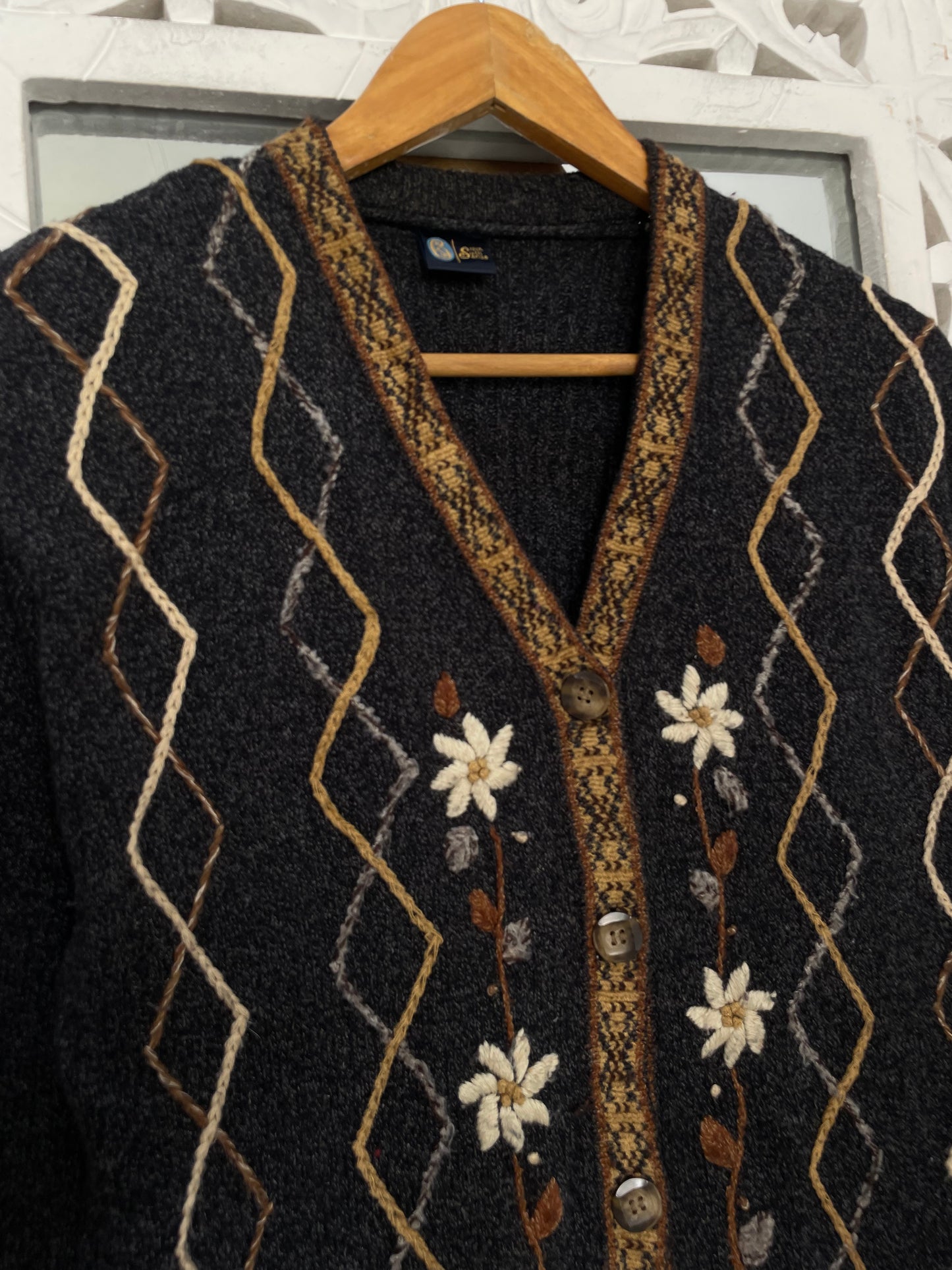 Sixth Sense Embroidered Vintage Sweater-Bust 40