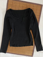 Load image into Gallery viewer, Cozy Winter Top-Bust 38 to 42