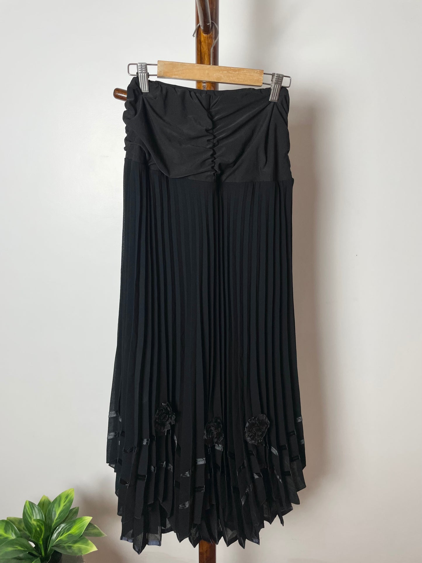 Vintage Black Pleated Skirt-Waist 28 to 32