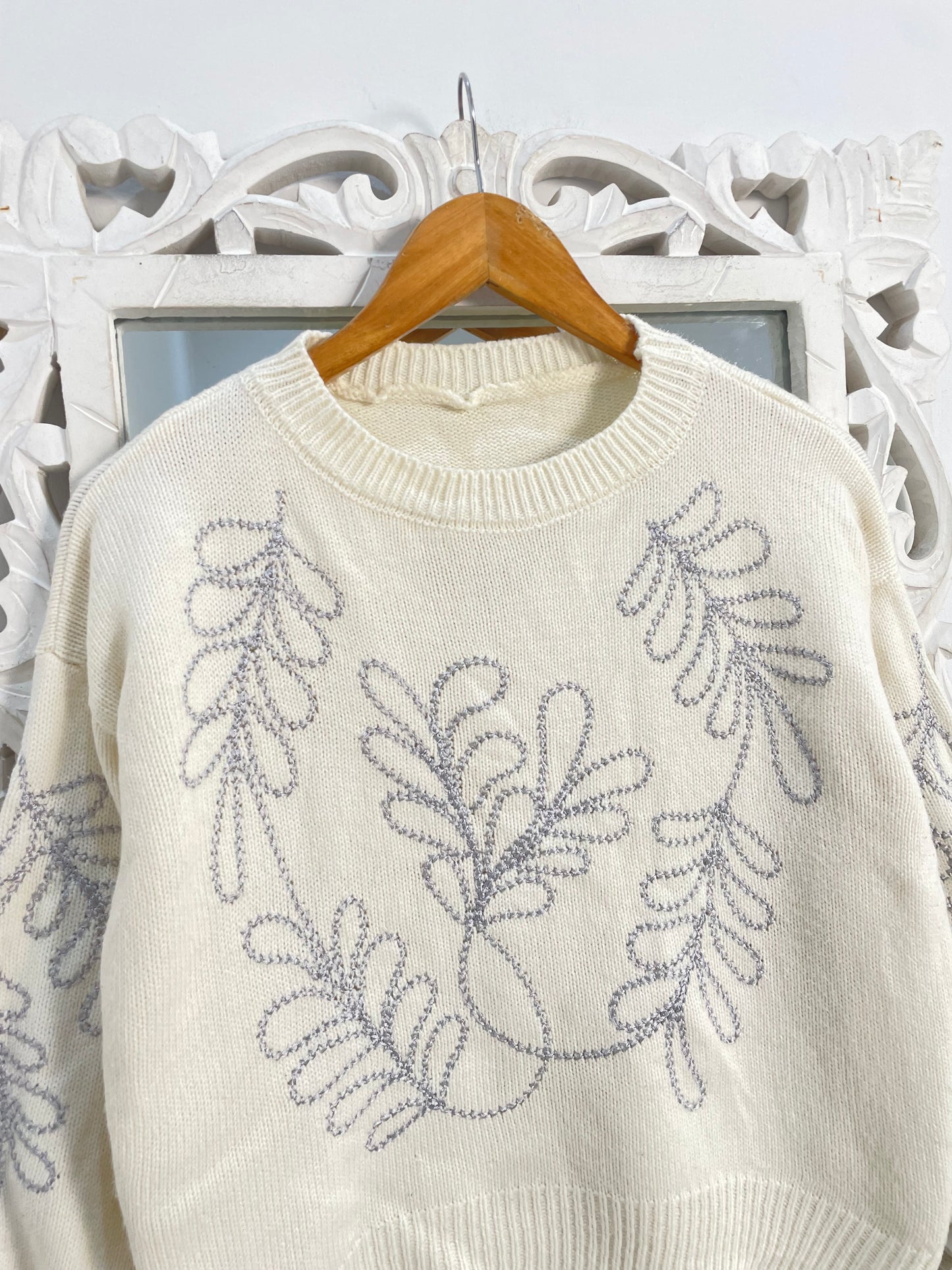 Embroidered Vintage Sweater-Bust 42