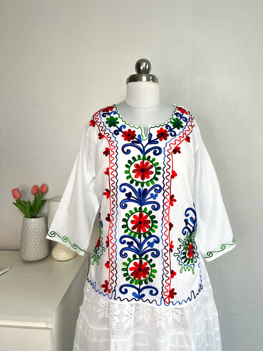 WHITE EMBROIDERED KURTA - BUST 38