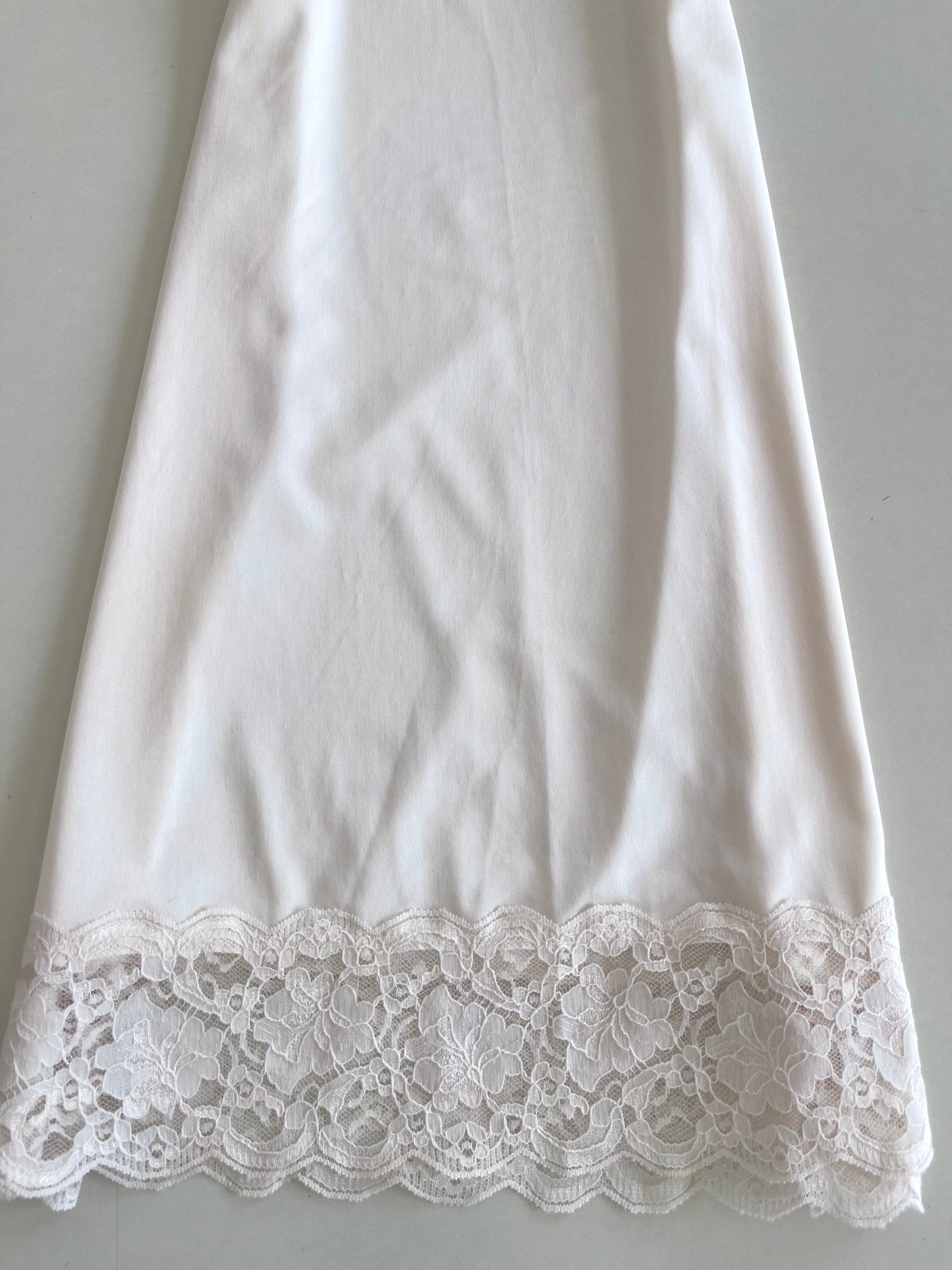 Ashley Taylor Loungewear-Bust 38