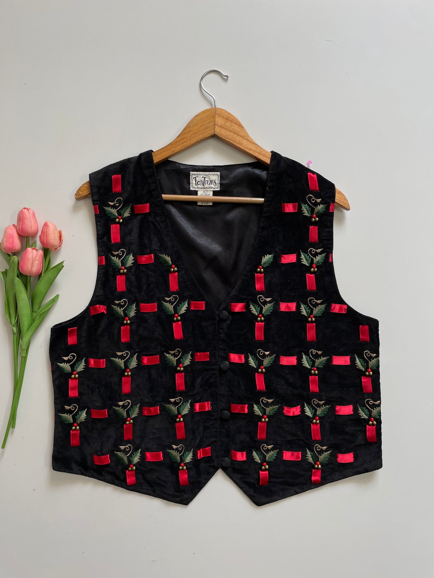 EMBROIDERED WAISTCOAT - BUST 42