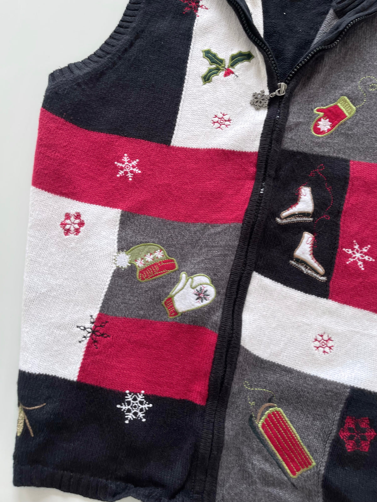 Breckenridge Embroidered Christmas Vest Sweater-Bust 46