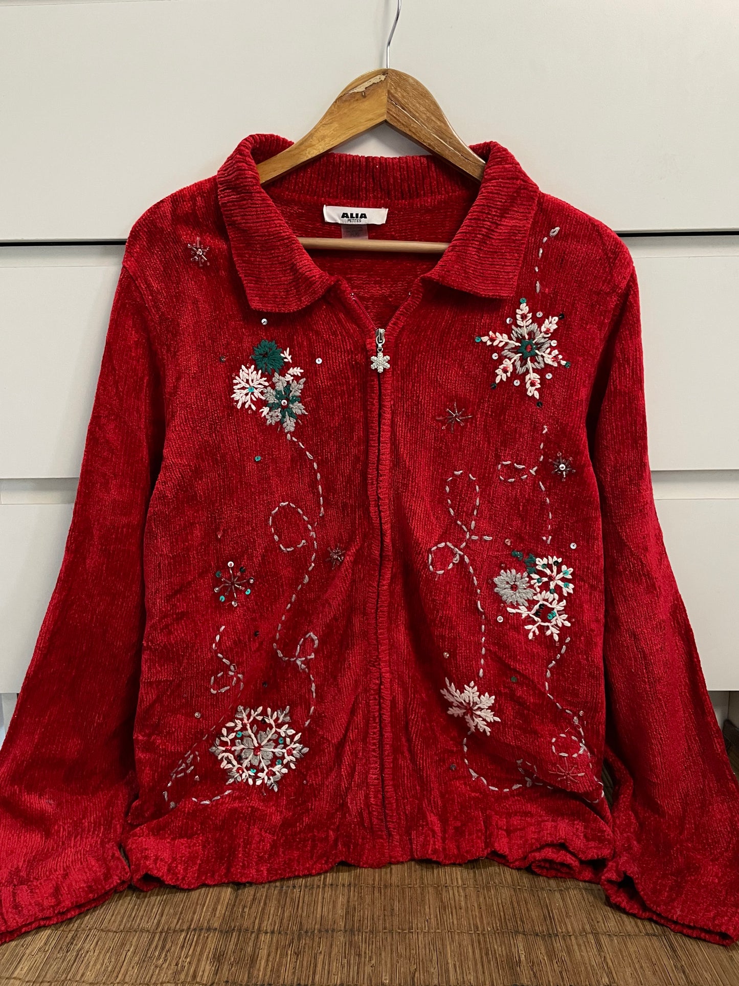 Embroidered Vintage Sweater-Bust 46