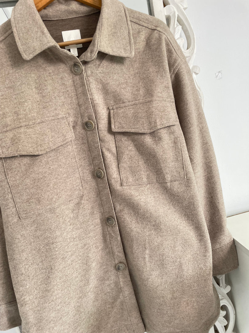 H&M Super Thick Shacket-Chest 44