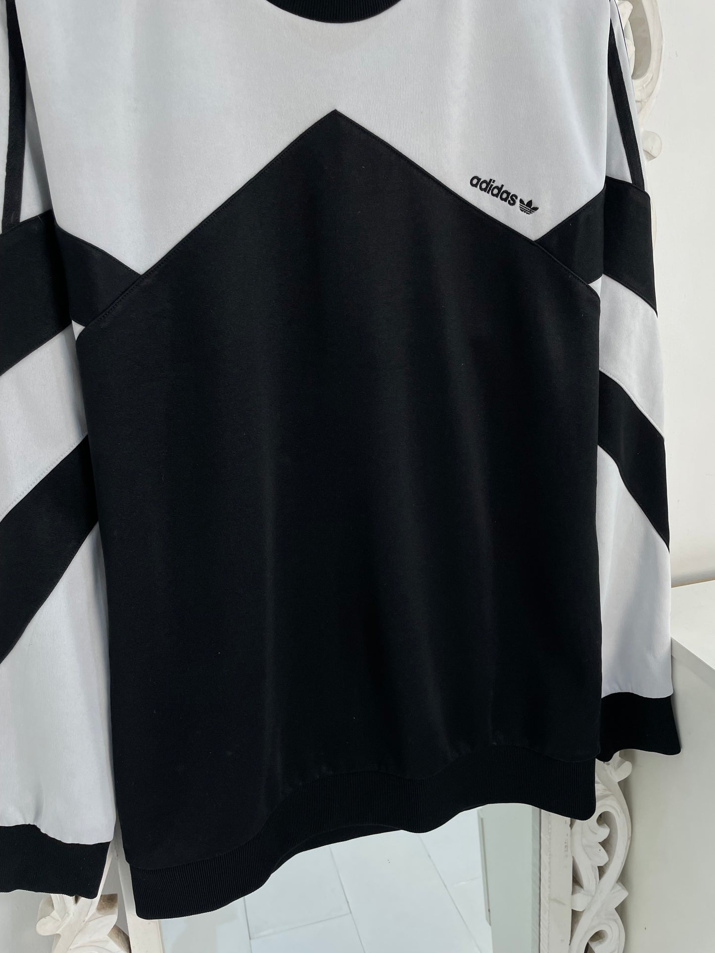 Adidas Sweatshirt-Chest 44