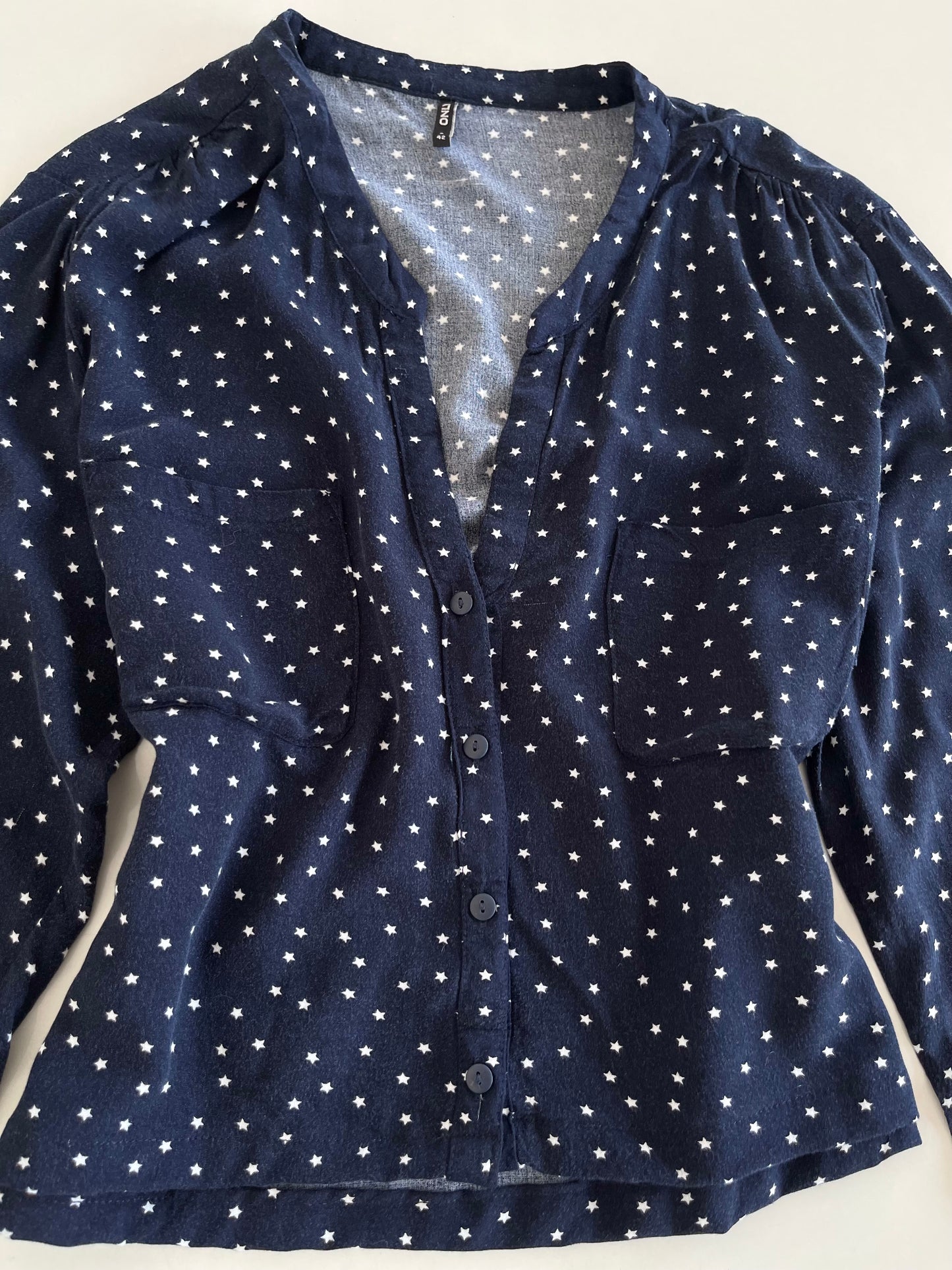 Only Shirt-Bust 40