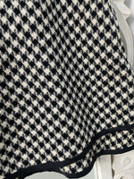 Load image into Gallery viewer, Crocodile Tweed Skirt-Waist 30
