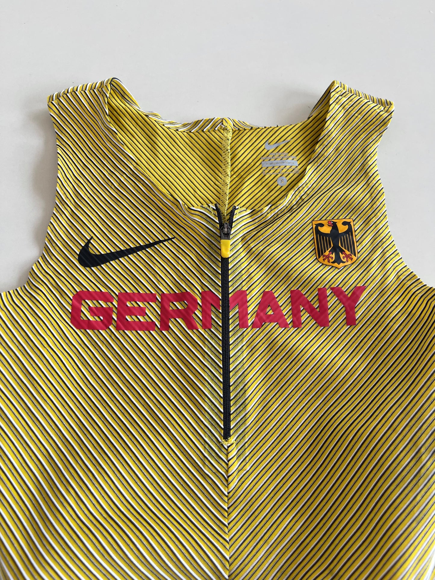 Nike Top-Bust 32 to 34
