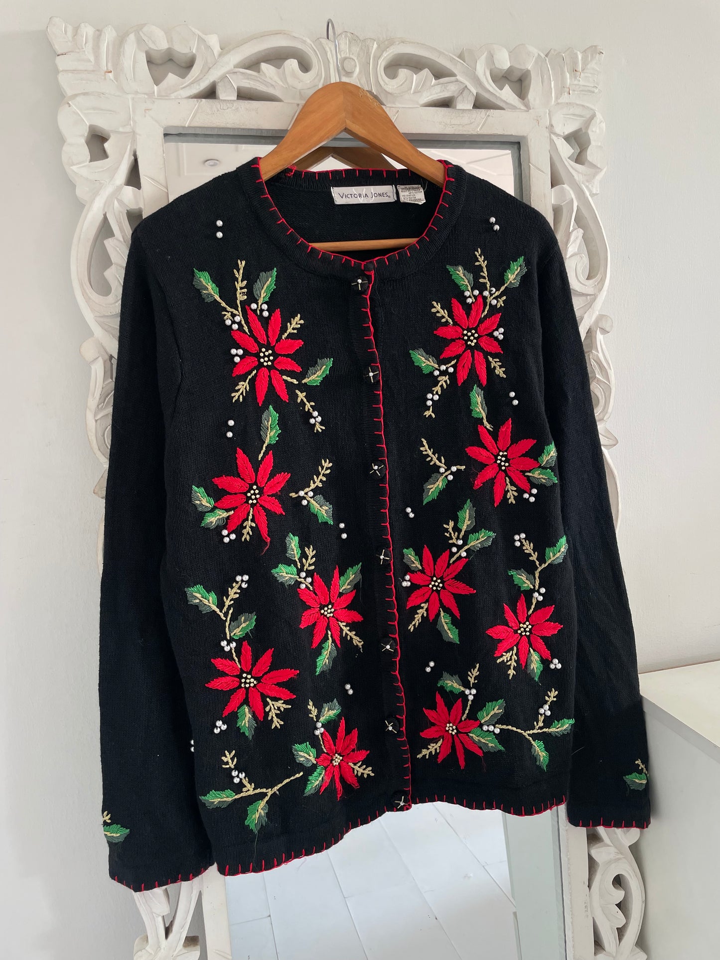Victoria Jones Embroidered Vintage Sweater-Bust 44