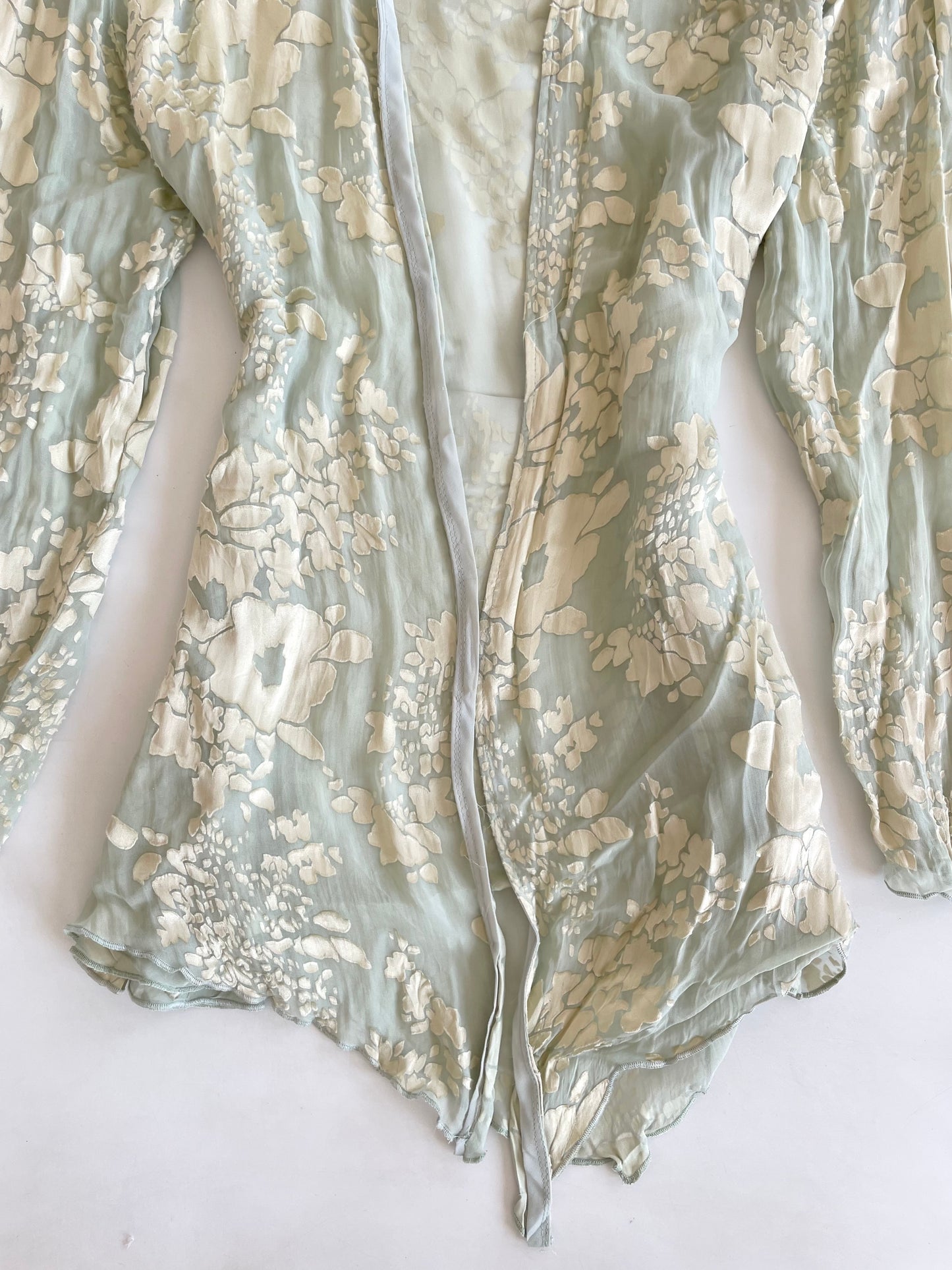 100% Silk R&M Richards Shrug-Bust 44