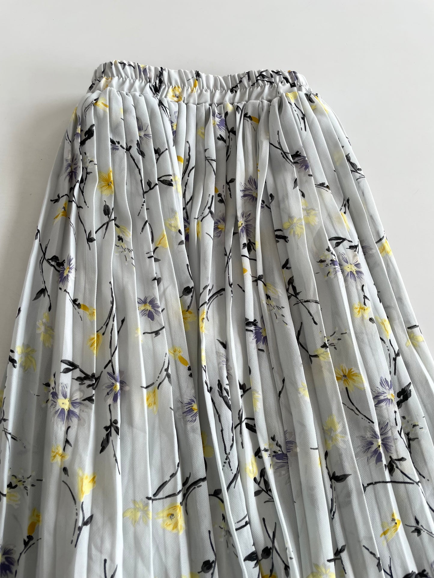Pleated Vintage Skirt-Waist 26 to 30