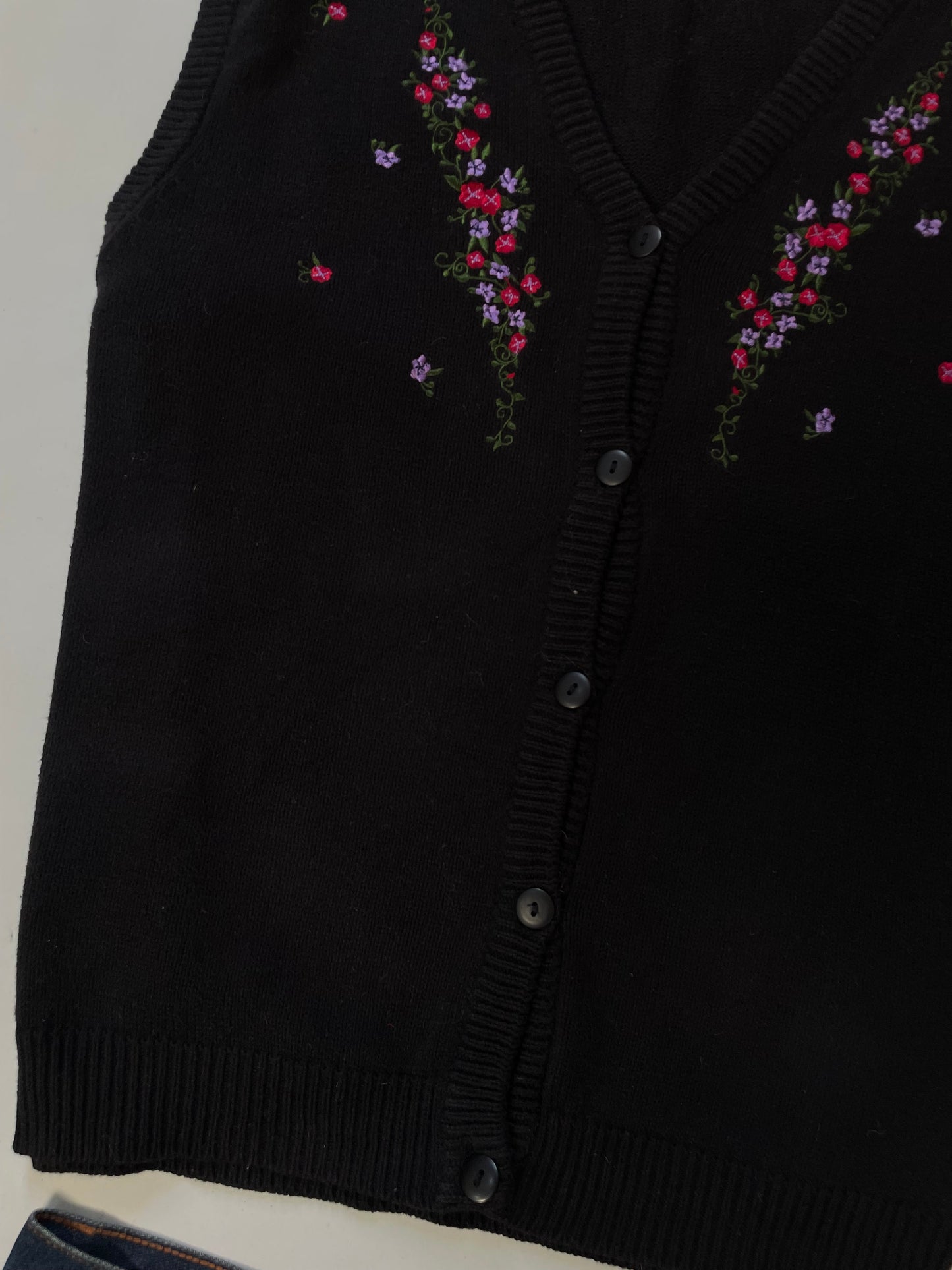 Embroidered Sweater Vest-Bust 42
