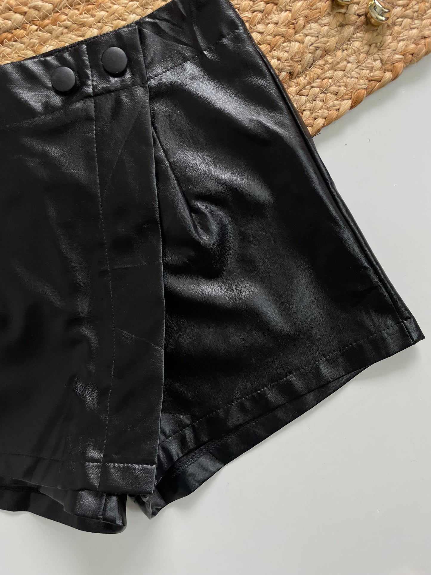 LEATHER SHORT WAIST-24