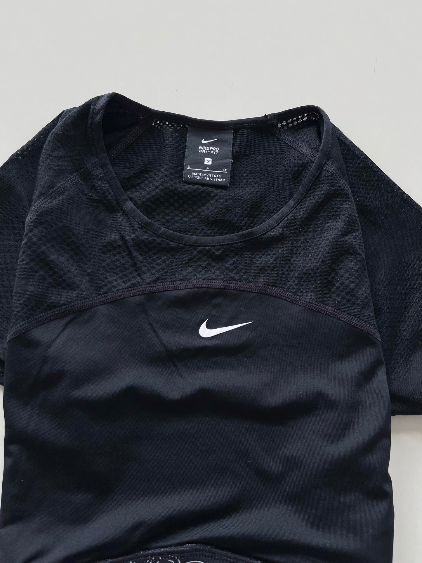 Nike Top-Bust 34 to 36