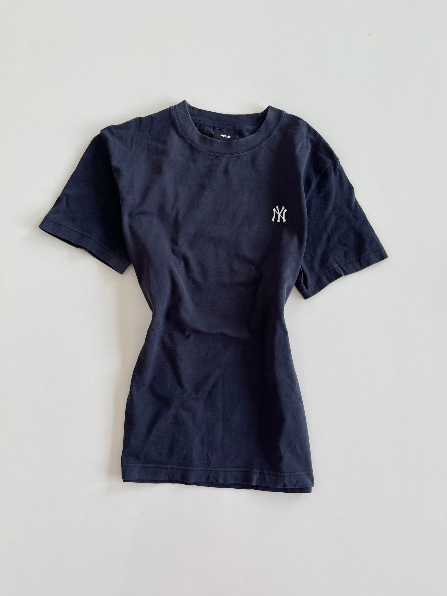MLB Genuine Merchandise 100% Cotton Vintage T-Shirt-Bust 44