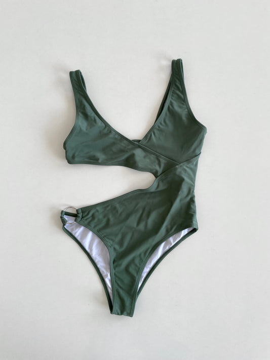 Cutout Monokini-Bust 34