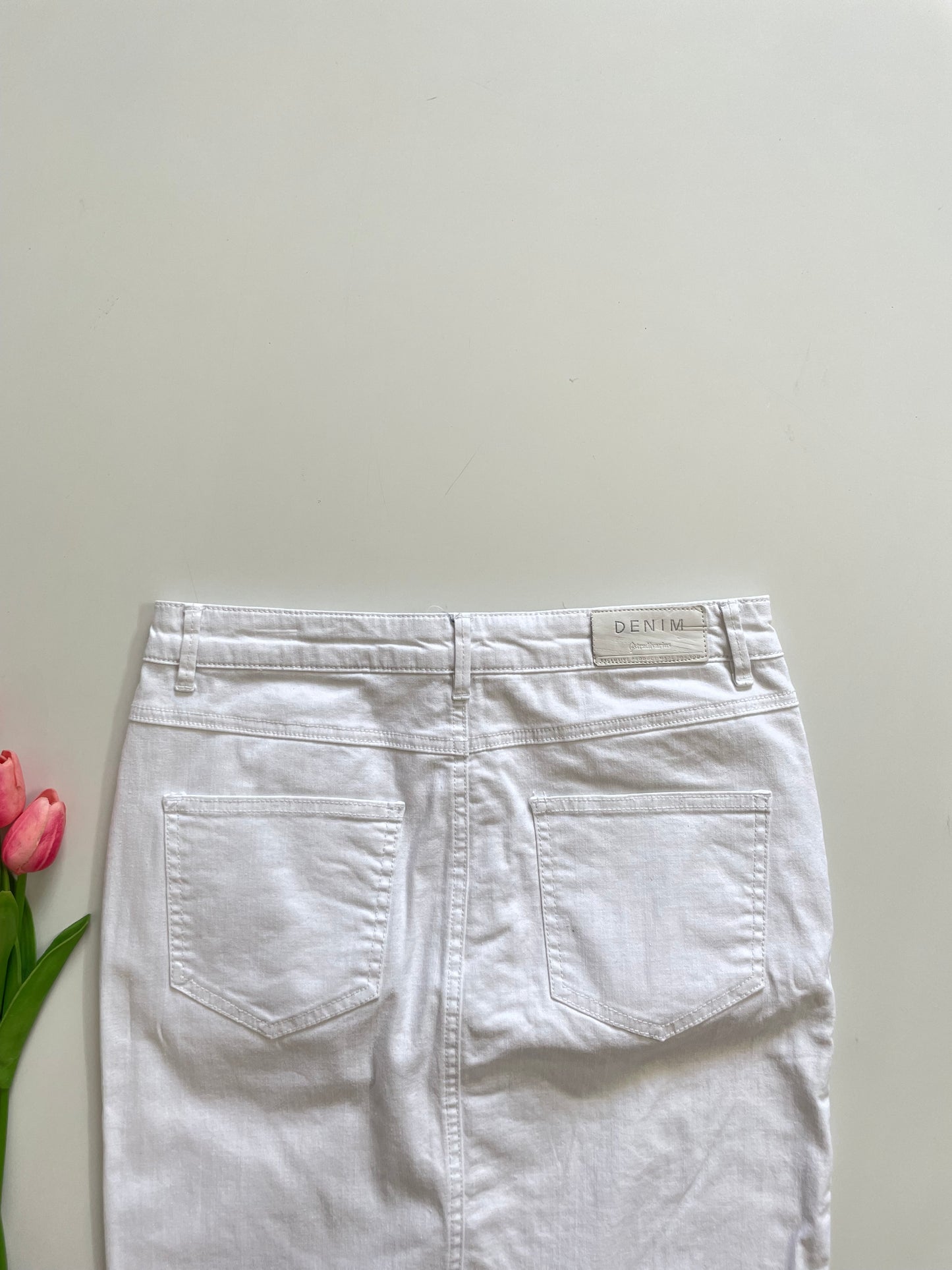 STRADIVARIUS SOLID WHITE DENIM SKIRT - WAIST 30